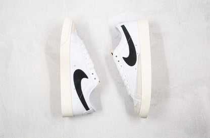 Blazer low black swoosh