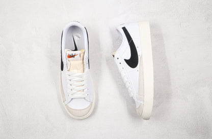 Blazer low black swoosh