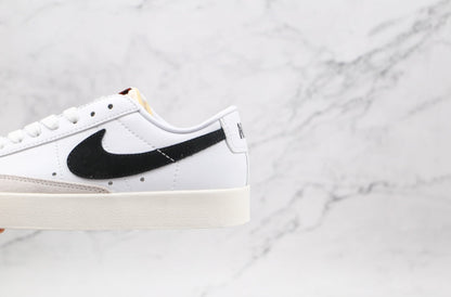 Blazer low black swoosh