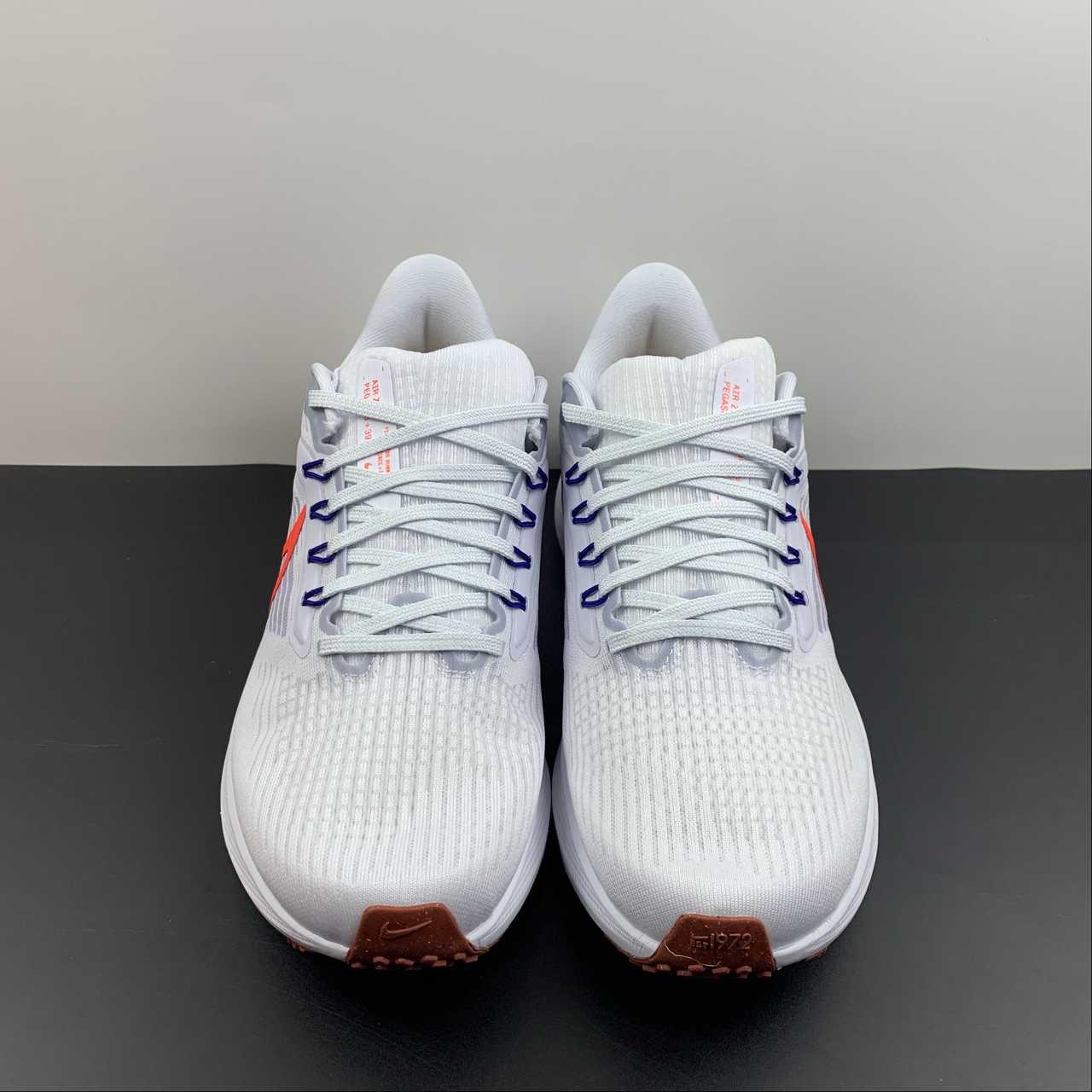 Zoom Pegasus 39 white orange