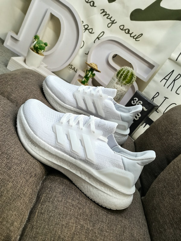 UltraBoost full white