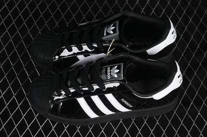 Superstar core black