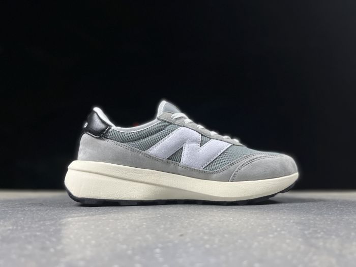 New Balance 370 wolf grey