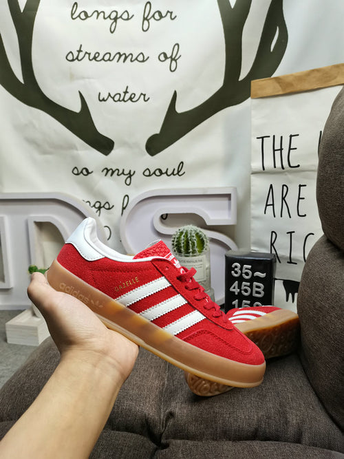 Gazelle indoor red