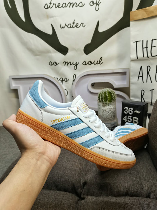 Spezial white sky