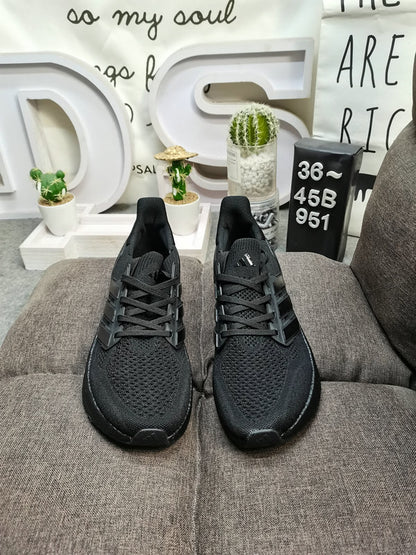 UltraBoost full black