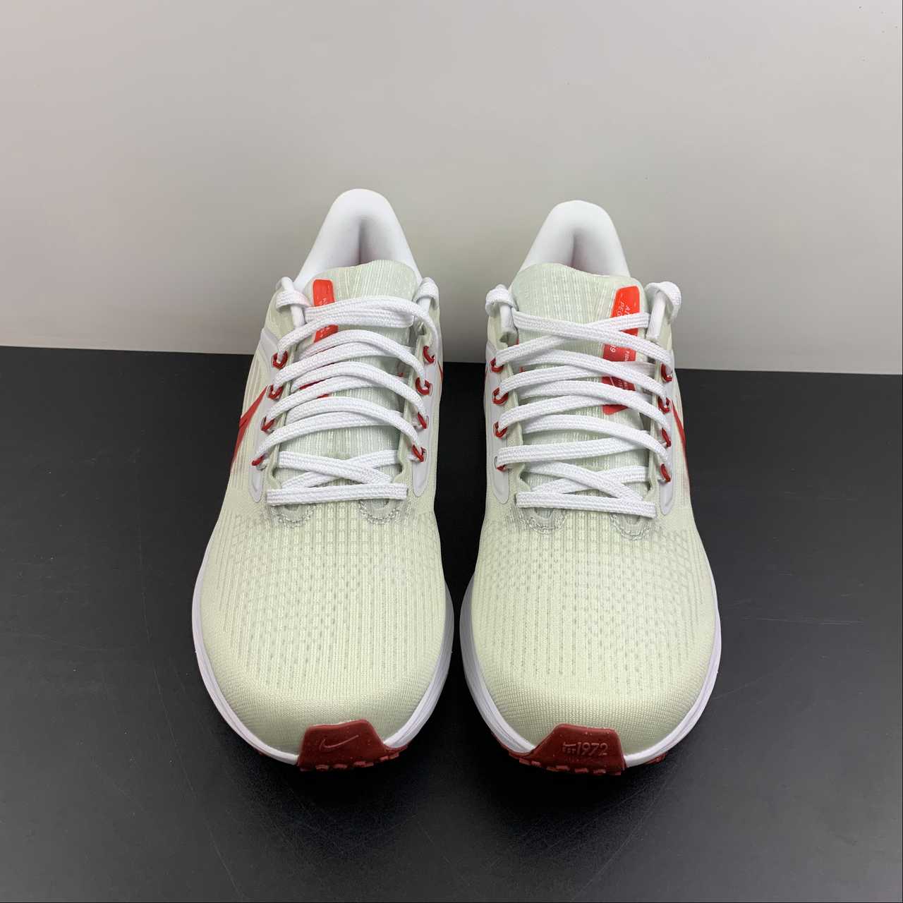 Zoom Pegasus 39 cream red