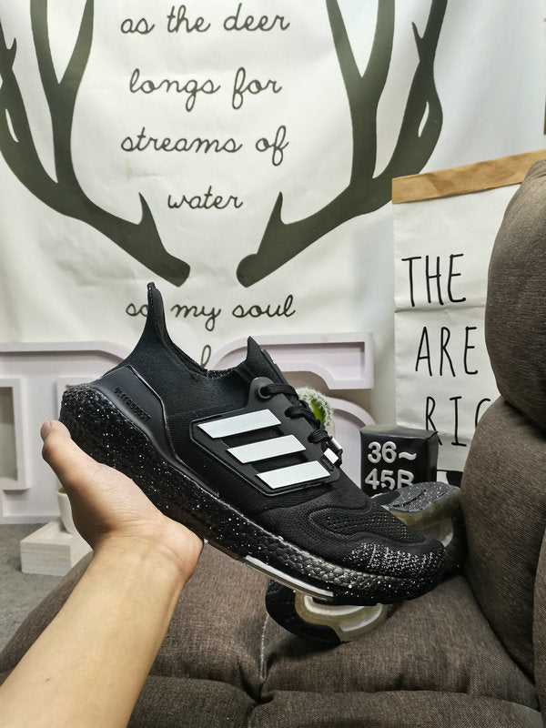 UltraBoost black torison