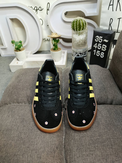 Gazelle indoor black yellow floral
