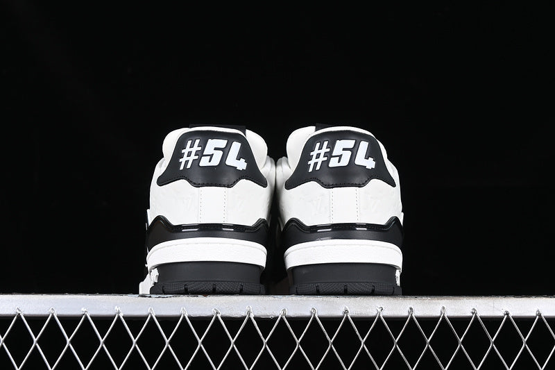 LV trainer black white signature