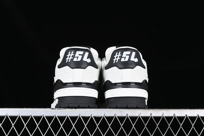 LV trainer black white signature