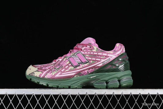 New Balance 1906R rose runner