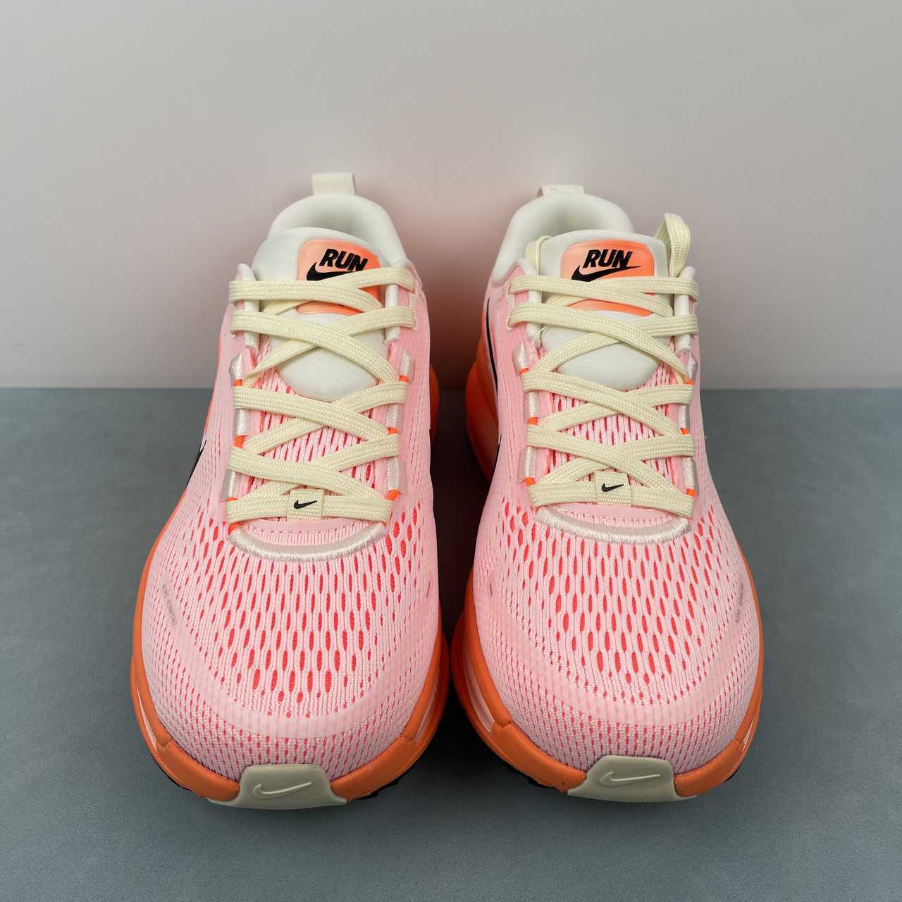 Zoom Vomero 18 orange