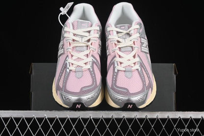 New Balance 1906R grey pink