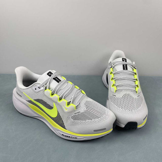Zoom Pegasus 41 white volt