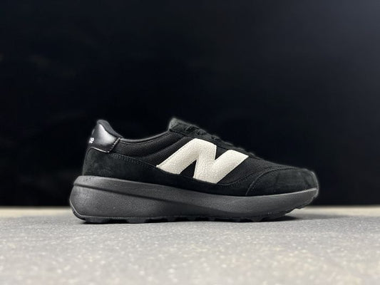 New Balance 370 black white