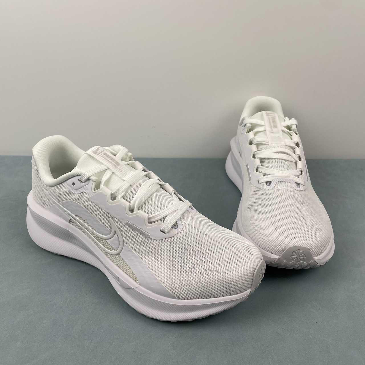 DownShifter 13 white