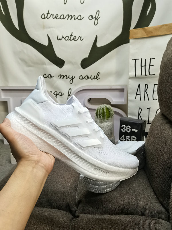 UltraBoost full white