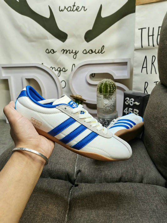 TOKYO white blue