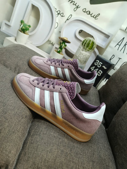 Gazelle sparky violet