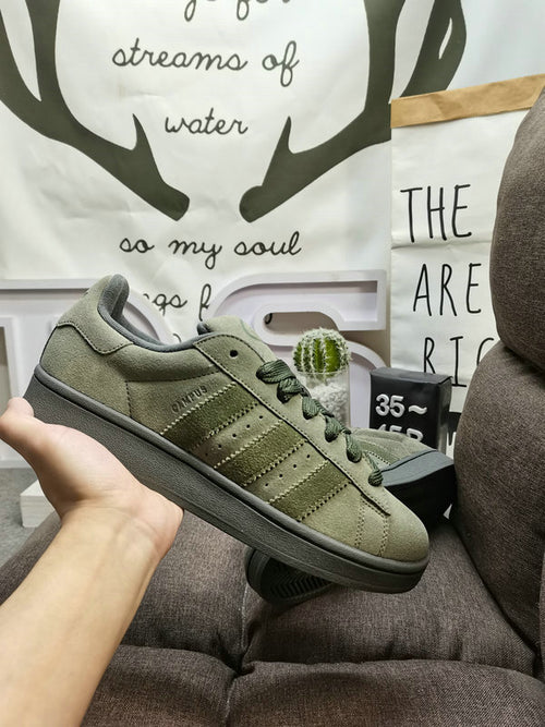 Campus military olive