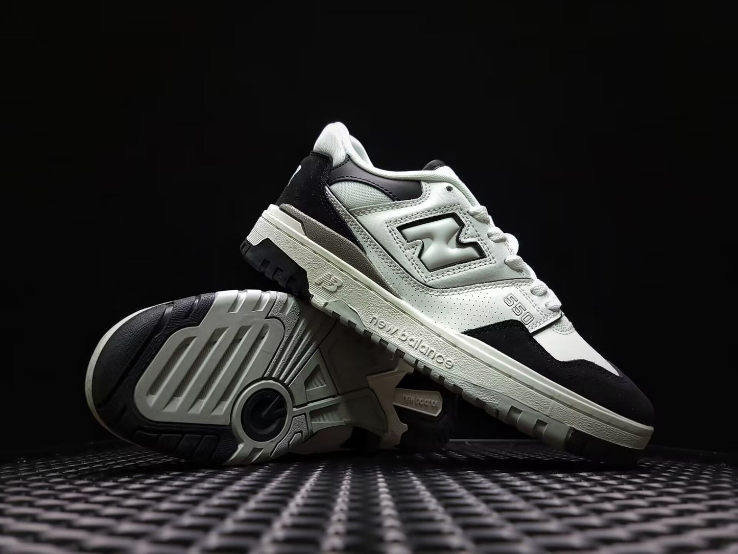 New Balance 550 white black