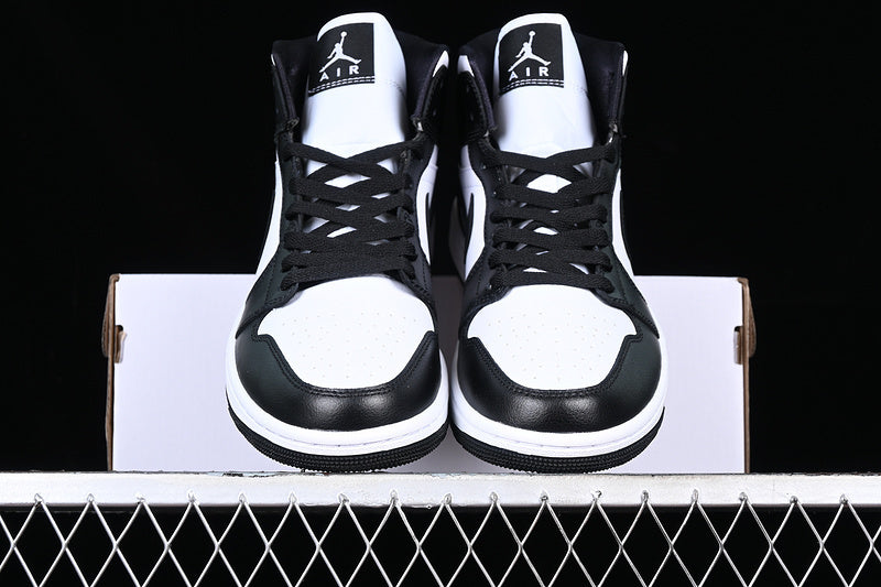 Jordan 1 Mid panda