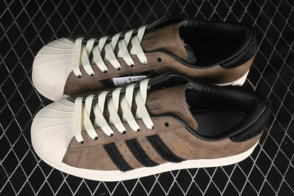Superstar brown white black
