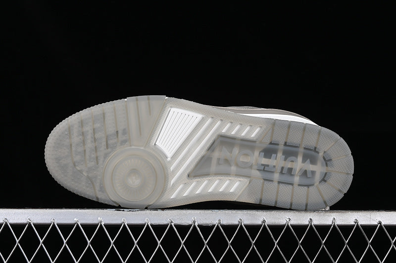 LV trainer white grey