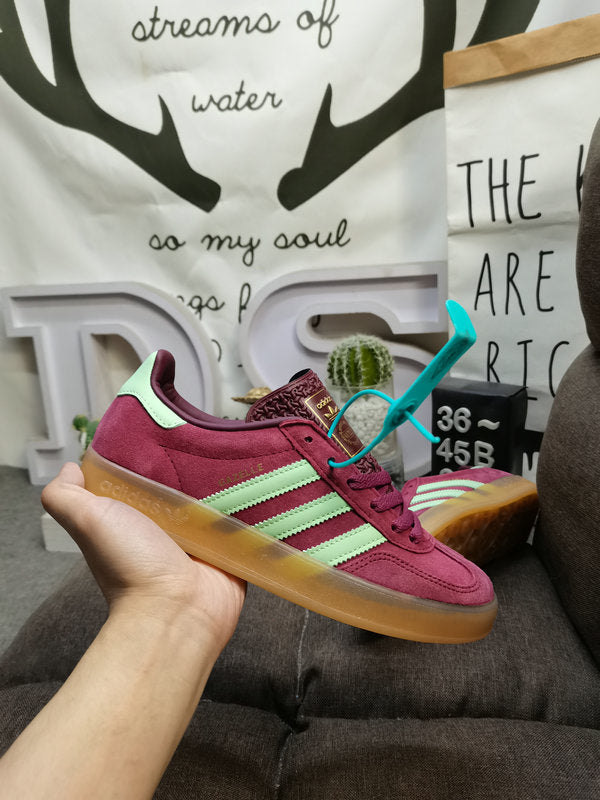 Gazelle indoor red semi spark mint