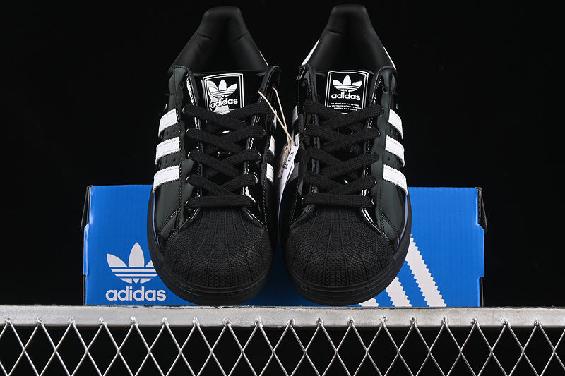 Superstar core black
