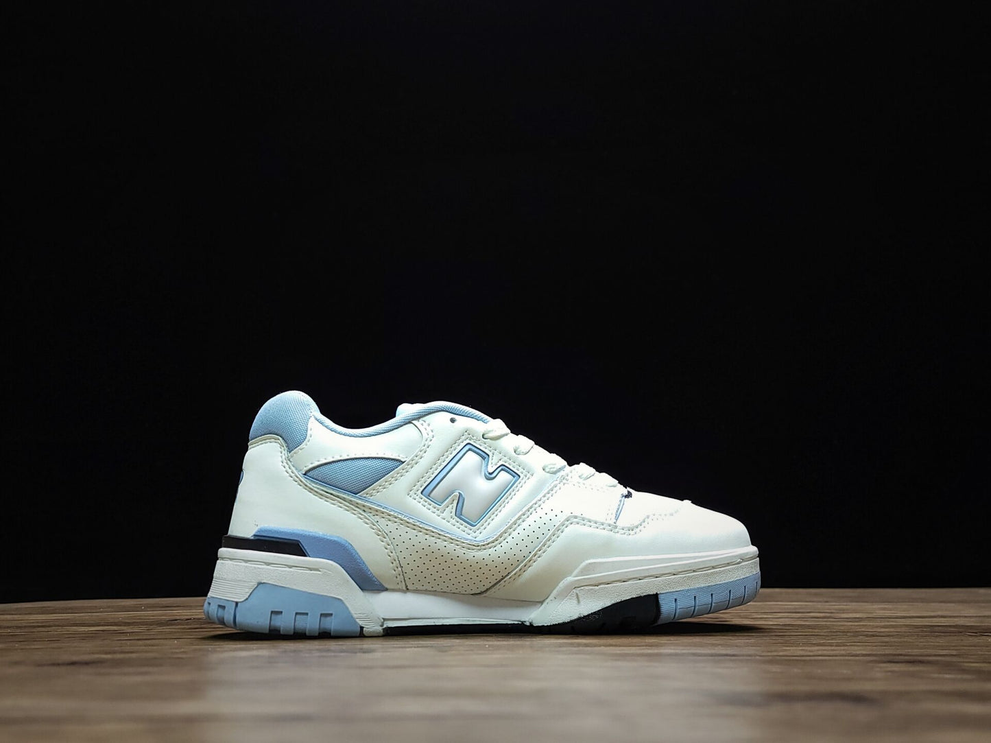 New Balance 550 white sky