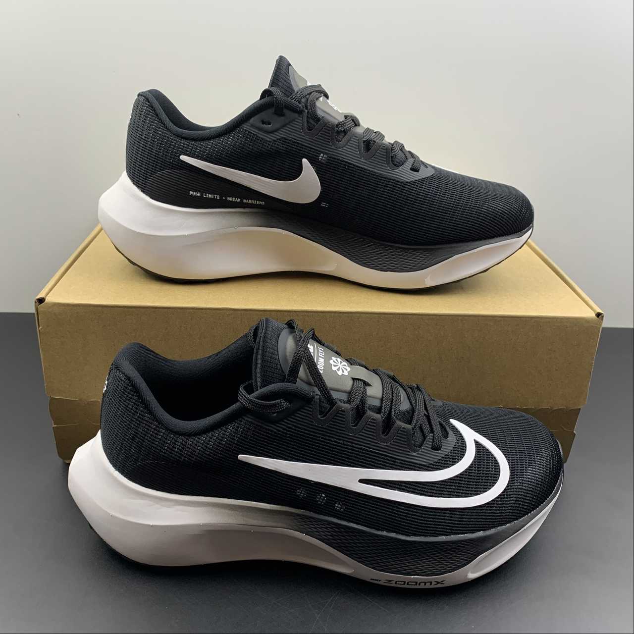 Zoom Fly 5 black white