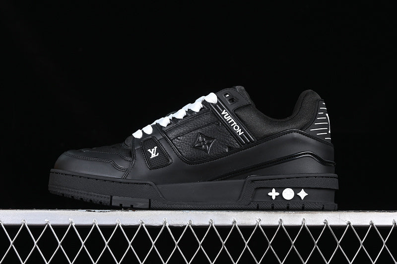 LV trainer black white