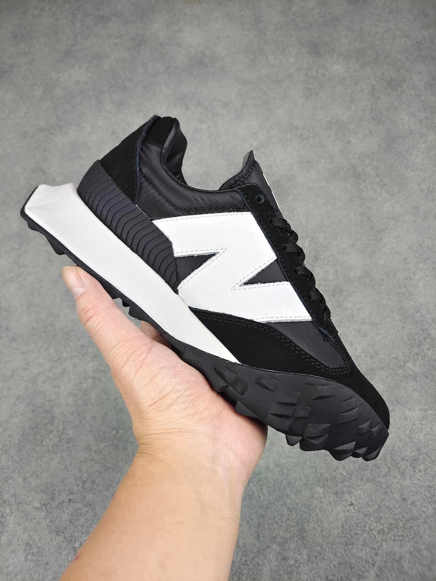 New Balance XC72 black white