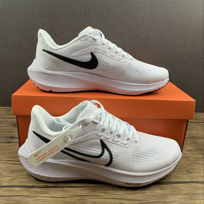 Zoom Pegasus 39 white black