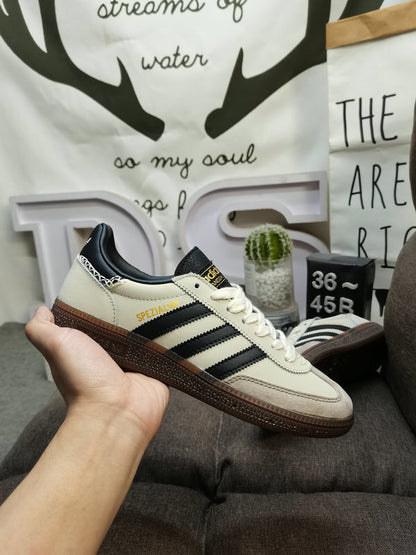 Spezial beige black